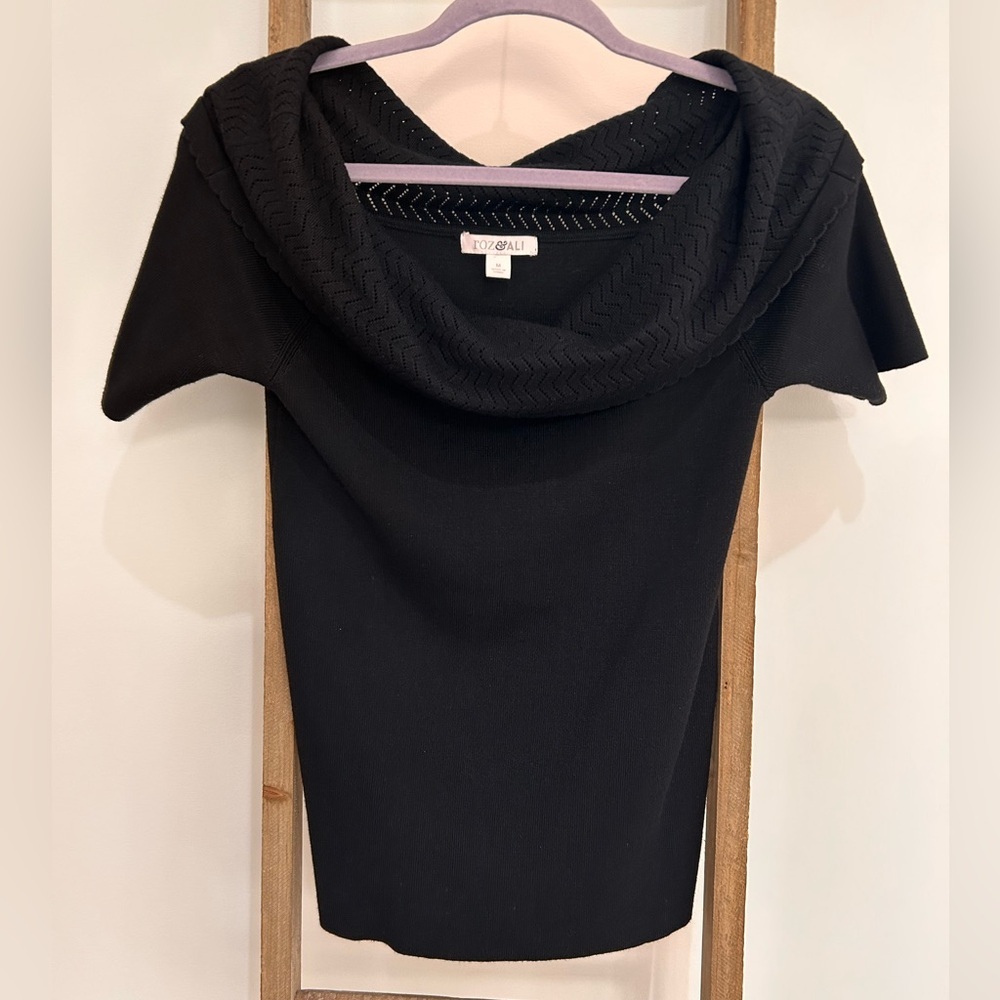 ROZ & ALI Women’s off the Shoulder Stretch knit Black Sweater Size Medium